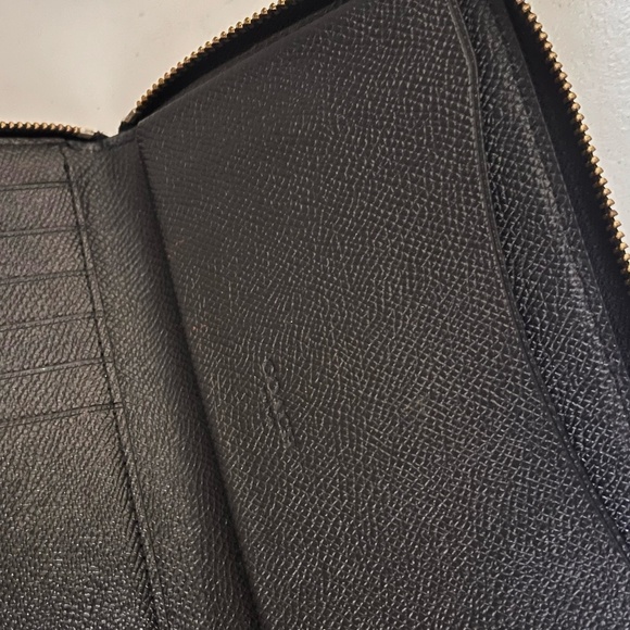 Authentic COACH Medium Zip Around Wallet - Black, Wristlet - Picture 5 of 6